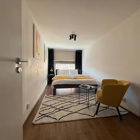 Deluxe Near Center