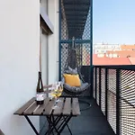 Deluxe Near Center