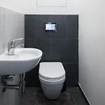 Apartment Deluxe Near Center Prag