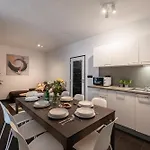 Apartment Deluxe Near Center