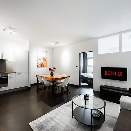 Apartman Deluxe With Balcony Near Center