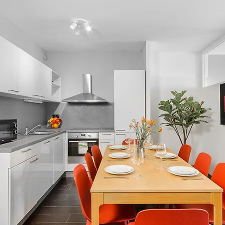 Apartment Deluxe With Balcony Near Center Prague