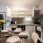 Deluxe Near Center Apartment Prague