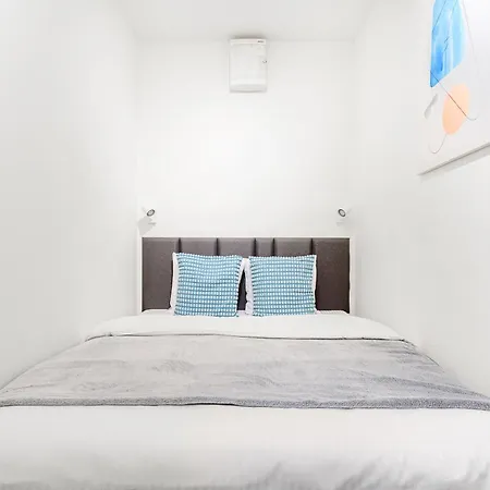 Deluxe With Balcony Near Center براغ