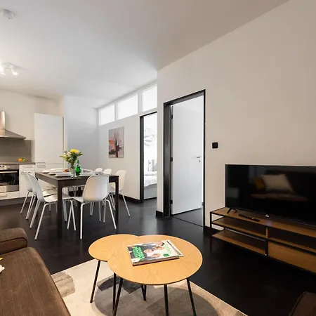 Deluxe With Balcony Near Center * براغ