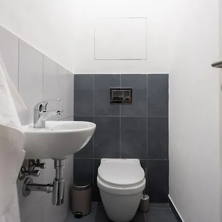 شقة Deluxe With Balcony Near Center براغ